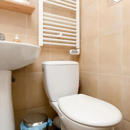 Rue Du Maine In Montparnasse - Next To Train Station, Close To 6th Arrondissement Apartment