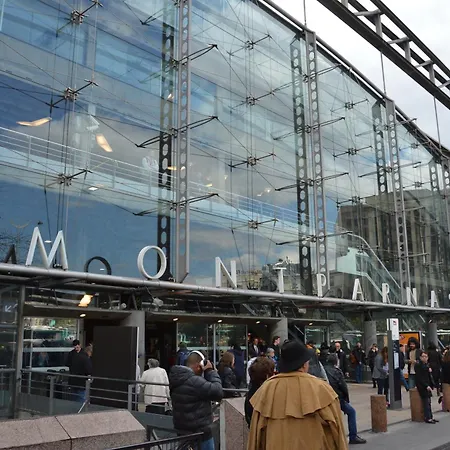Rue Du Maine In Montparnasse - Next To Train Station, Close To 6th Arrondissement *