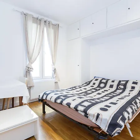 Rue Du Maine In Montparnasse - Next To Train Station, Close To 6th Arrondissement Apartment *